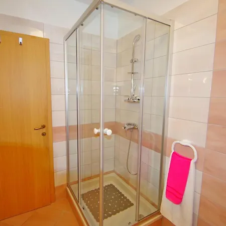 House Mauro Nyaraló Šajini