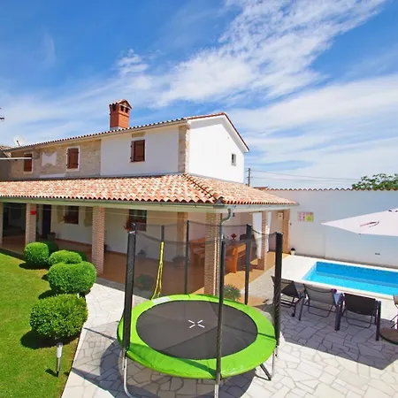Nyaraló House Mauro *
