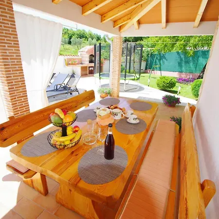 House Mauro * Šajini