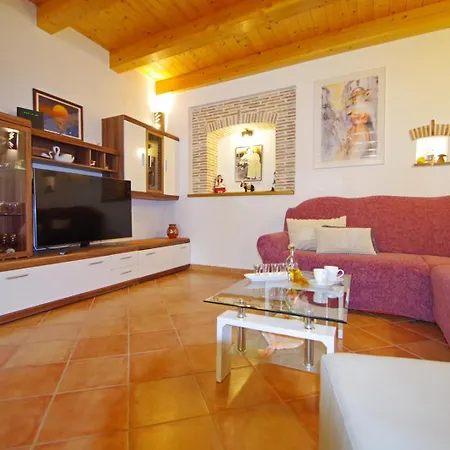 House Mauro Holiday home *